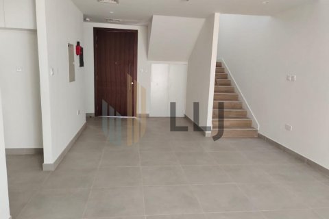 Townhouse in Al Ghadeer, Abu Dhabi, UAE 3 bedrooms, 106.6 sq.m. № 624173 - photo 8