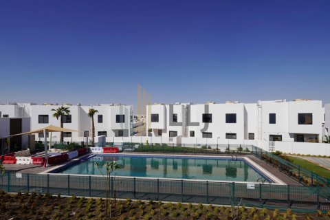 Townhouse in Al Ghadeer, Abu Dhabi, UAE 3 bedrooms, 106.6 sq.m. № 624173 - photo 16