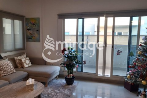 Apartament në Al Reef, Abu Dhabi, Emiratet e Bashkuara Arabe 3 dhoma gjumi, 133.1 m2. № 574613 - Foto 4