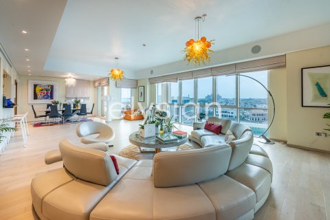Apartment in Palm Jumeirah, Dubai, UAE 3 bedrooms, 377 sq.m. № 586096 - photo 4