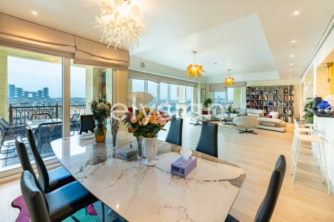Apartment in Palm Jumeirah, Dubai, UAE 3 bedrooms, 377 sq.m. № 586096 - photo 5