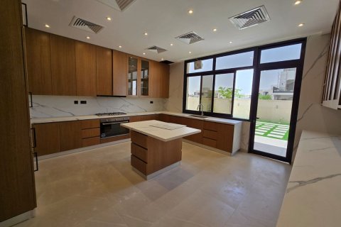 Komerční nemovitost v Al Shamkha, Abu Dhabi, SAE 6 ložnice, 544 m² Č.: 594342 - fotografie 3