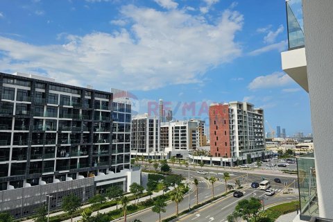 Apartment in Meydan, Dubai, UAE 34.5 sq.m. № 584963 - photo 1
