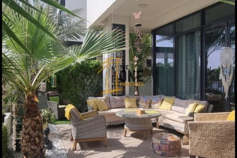 Villa in Mina Al Arab, Ras Al Khaimah, UAE 4 bedrooms, 458.9 sq.m. № 584965 - photo 6