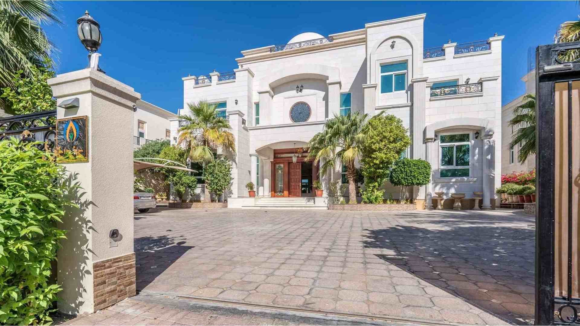 EMIRATES HILLS - SECTOR E