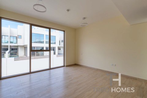 Řadový dům v Dubai, SAE 4 ložnice, 291 m² Č.: 595539 - fotografie 7