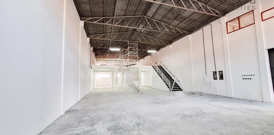 Magazinë në Al Quoz, Dubai, Emiratet e Bashkuara Arabe 529.5 m2. № 569254