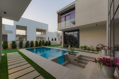 Komerční nemovitost na Yas Island, Abu Dhabi, SAE 6 ložnice, 854 m² Č.: 593944 - fotografie 1