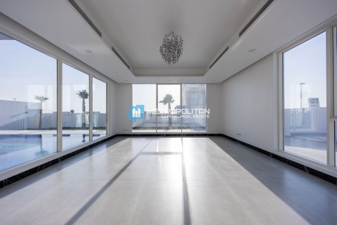 Propriété commerciale à vendre à  Yas Island, Abu Dhabi, EAU 707 m2 № 593943 - photo 2