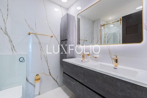 Apartman u Dubai Marina, UAE 4 spavaćih soba, 224 m2 Br. 627912 - fotografija 23