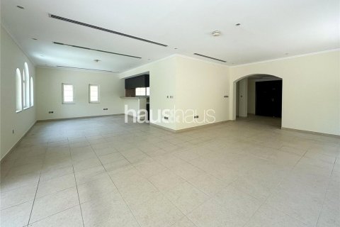 Vila v Jumeirah Park, Dubai, SAE 3 ložnice, 328 m² Č.: 625188 - fotografie 3