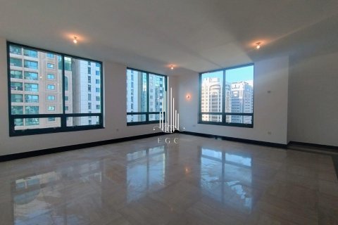 Appartement à louer à Hamdan Street, Abu Dhabi, EAU 3 chambres, 213.7 m2 № 576054 - photo 2