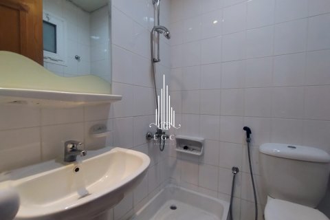 Apartment in Al Khalidiya, Abu Dhabi, UAE 3 bedrooms, 183 sq.m. № 576055 - photo 22