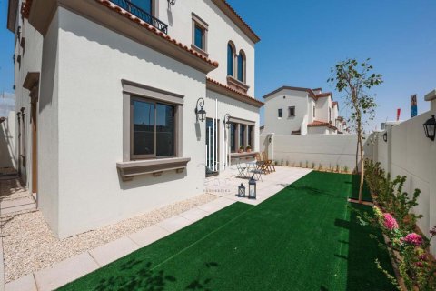 Villa in Khalifa City, Abu Dhabi, UAE 5 bedrooms, 428.9 sq.m. № 569366 - photo 18