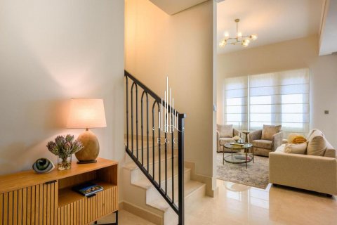 Villa in Khalifa City, Abu Dhabi, UAE 5 bedrooms, 428.9 sq.m. № 569366 - photo 10