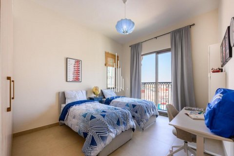 Villa in Khalifa City, Abu Dhabi, UAE 5 bedrooms, 428.9 sq.m. № 569366 - photo 3