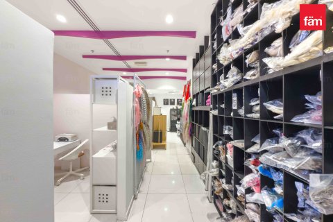 Dyqan në Dubai, Emiratet e Bashkuara Arabe 80.6 m2. № 595983 - Foto 10