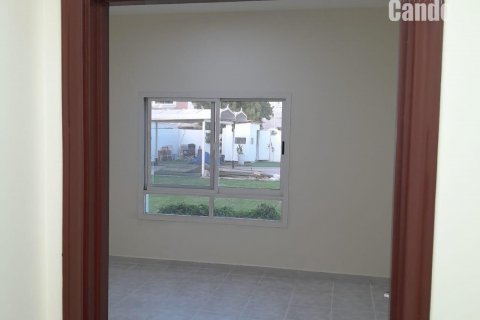 Villa in Al Barsha, Dubai, UAE 5 bedrooms, 1393.5 sq.m. № 570591 - photo 12