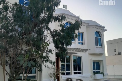 Villa in Al Barsha, Dubai, UAE 5 bedrooms, 1393.5 sq.m. № 570591 - photo 6