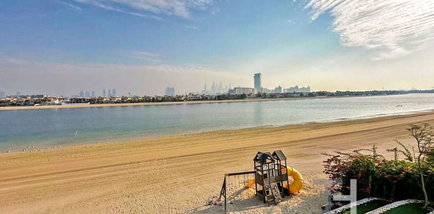 Villa i Palm Jumeirah, Dubai, Emiratene 4 soverom, 465 kvm nr. 586513