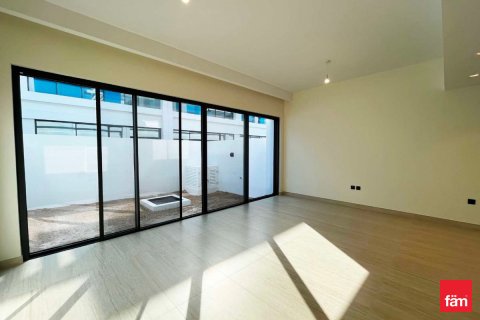Townhouse sa Dubai, UAE 4 silid-tulugan, 144 sq.m. № 621638 - larawan 1