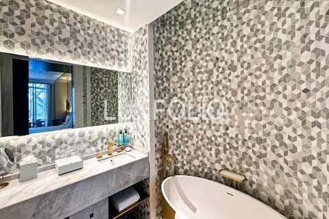 Apartment in Palm Jumeirah, Dubai, UAE 1 room, 55 sq.m. № 627632 - photo 9