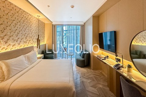 Apartment in Palm Jumeirah, Dubai, UAE 1 room, 55 sq.m. № 627632 - photo 6