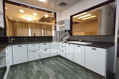 Shtëpi në qytet në Al Hamra Village, Ras Al Khaimah, Emiratet e Bashkuara Arabe 3 dhoma gjumi, 260.1 m2. № 611646 - Foto 3