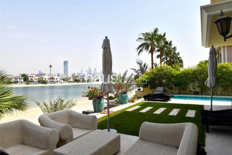 Villa te huur in Palm Jumeirah, Dubai, VAE 4 slaapkamers, 372 vr.m., nr 626582 - foto 1