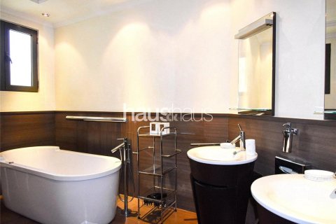 Villa te huur in Palm Jumeirah, Dubai, VAE 4 slaapkamers, 372 vr.m., nr 626582 - foto 8