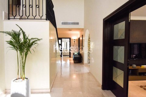 Villa te huur in Palm Jumeirah, Dubai, VAE 4 slaapkamers, 372 vr.m., nr 626582 - foto 6