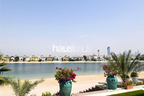 Villa te huur in Palm Jumeirah, Dubai, VAE 4 slaapkamers, 372 vr.m., nr 626582 - foto 11