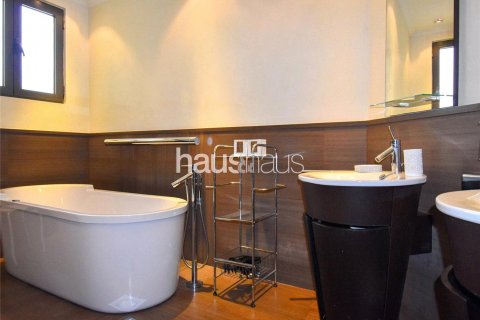 Villa te huur in Palm Jumeirah, Dubai, VAE 4 slaapkamers, 372 vr.m., nr 626582 - foto 13