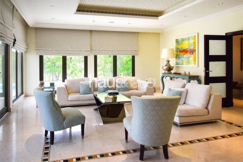 Villa te huur in Palm Jumeirah, Dubai, VAE 4 slaapkamers, 372 vr.m., nr 626582 - foto 9