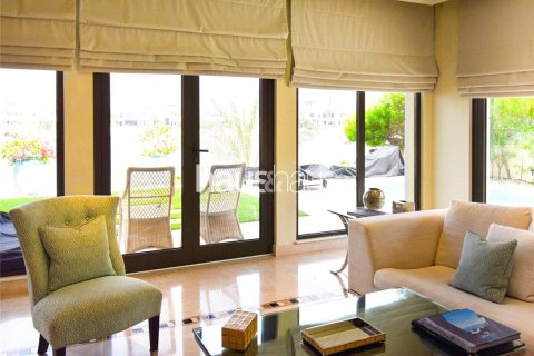 Villa te huur in Palm Jumeirah, Dubai, VAE 4 slaapkamers, 372 vr.m., nr 626582 - foto 19
