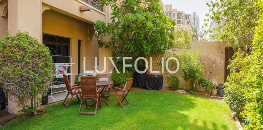 Apartment in Old Town, Dubai, UAE 2 bedrooms, 120 sq.m. № 627554