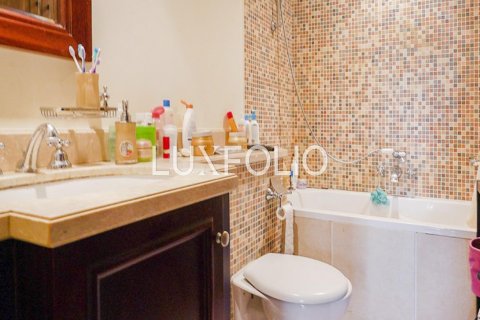Apartment in Old Town, Dubai, UAE 2 bedrooms, 120 sq.m. № 627554 - photo 10