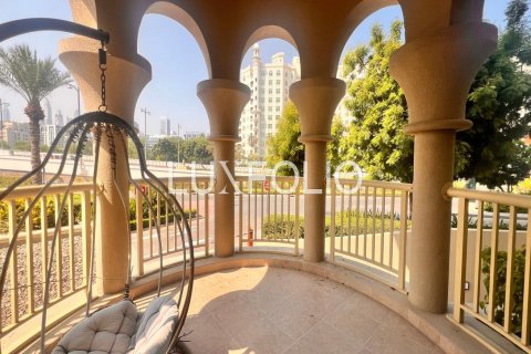Купить квартиру в Пальма Джумейра, Дубай, ОАЭ 3 спальни, 206м2, № 628033 - фото 1