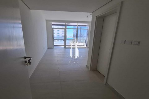Apartment in Al Reem Island, Abu Dhabi, UAE 2 bedrooms, 94 sq.m. № 577295 - photo 4