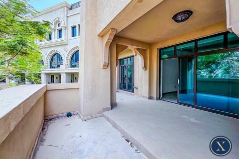 Apartment in Downtown Dubai (Downtown Burj Dubai), UAE 2 bedrooms, 188 sq.m. № 627557 - photo 3
