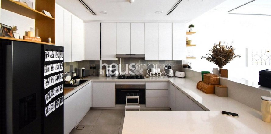 Shtëpi në qytet në Jumeirah Golf Estates, Dubai, Emiratet e Bashkuara Arabe 4 dhoma gjumi, 320 m2. № 626895