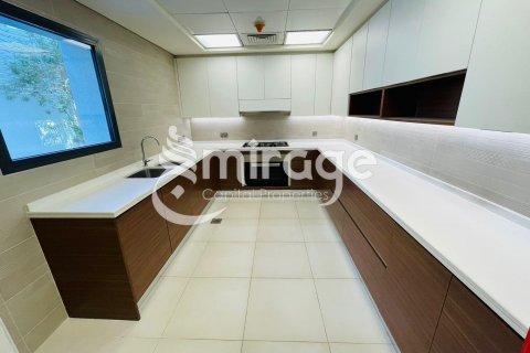 Villa on the Yas Island, Abu Dhabi, UAE 4 bedrooms, 675.4 sq.m. № 550242 - photo 12