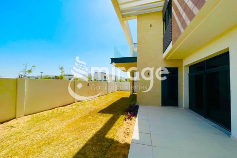 Villa on the Yas Island, Abu Dhabi, UAE 4 bedrooms, 675.4 sq.m. № 550242 - photo 1
