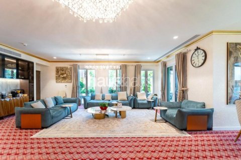 Jumeirah、Dubai、UAE にあるタウンハウス販売中 5ベッドルーム、686 m2、No625707 - 写真 2
