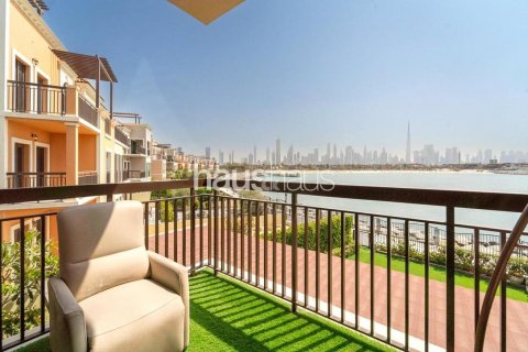 Jumeirah、Dubai、UAE にあるタウンハウス販売中 5ベッドルーム、686 m2、No625707 - 写真 1