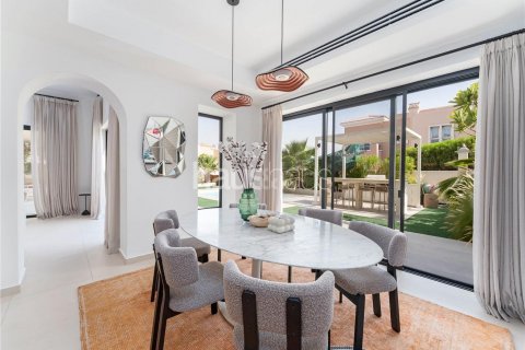 Villa in Arabian Ranches, Dubai, UAE 3 bedrooms, 279 sq.m. № 625845 - photo 5