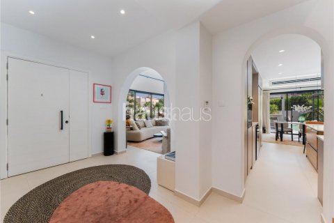 Villa in Arabian Ranches, Dubai, UAE 3 bedrooms, 279 sq.m. № 625845 - photo 7