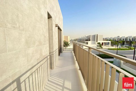 Shtëpi në qytet në Dubai, Emiratet e Bashkuara Arabe 4 dhoma gjumi, 262.5 m2. № 610198 - Foto 3