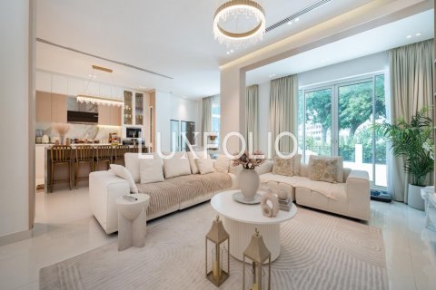 Villa in Motor City, Dubai, UAE 5 bedrooms, 753 sq.m. № 627934 - photo 3
