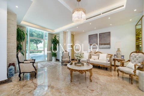 Villa in Motor City, Dubai, UAE 5 bedrooms, 753 sq.m. № 627934 - photo 10